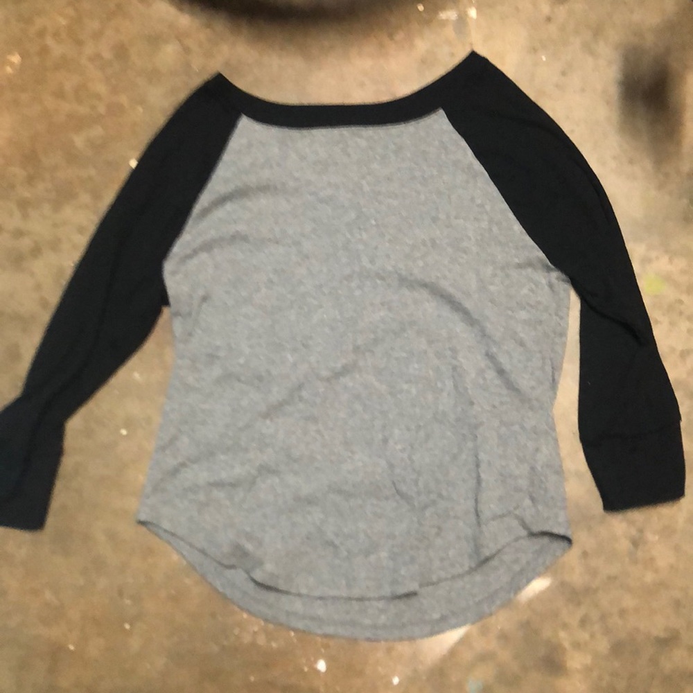 Quarter sleeve shirt